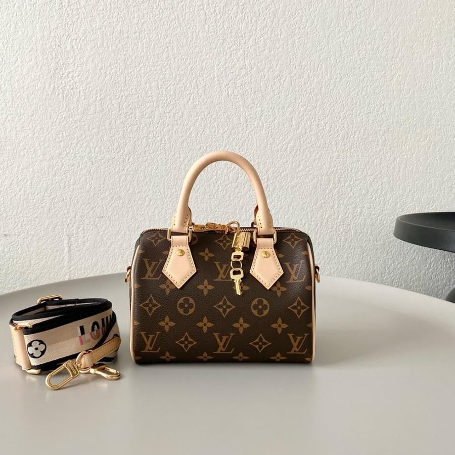 شنطة لويس فيتون Speedy Bandoulière مقاس 20