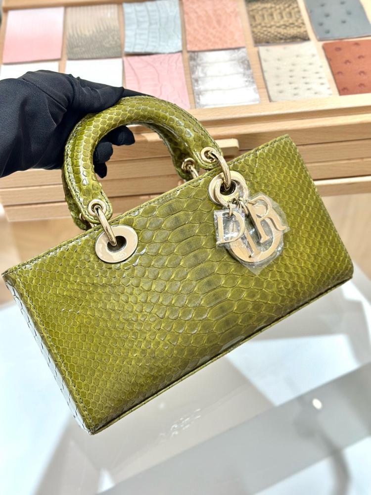 شنطة ديور Snakeskin Dior