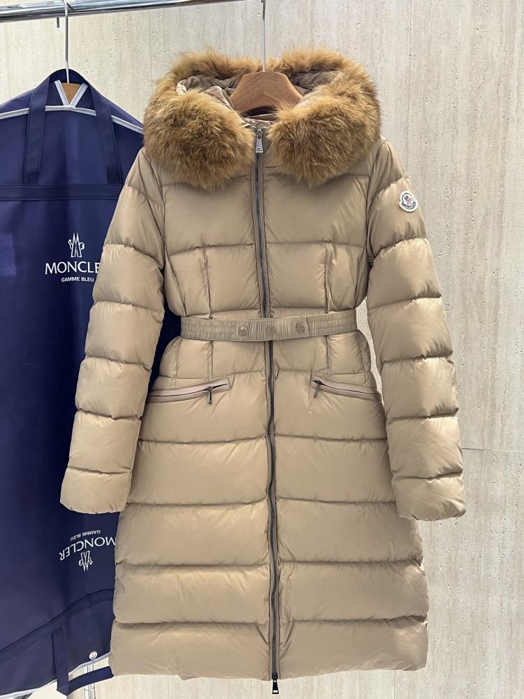 جاكيت Moncler