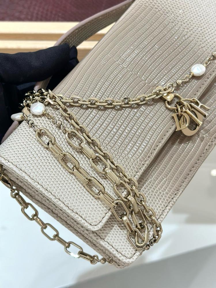 شنطة ديور Woc