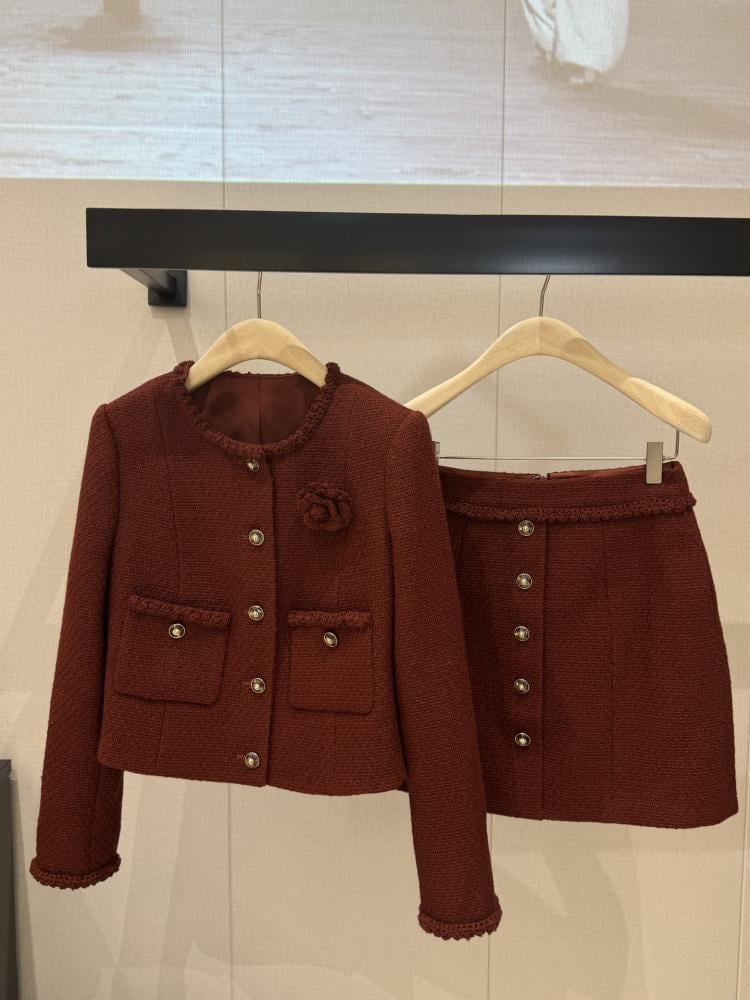 طقم CHANEL
