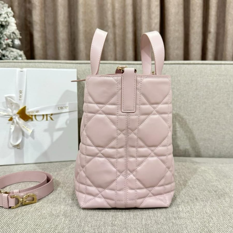 شنطة ديور Small Dior Toujours Bag مقاس 23cm