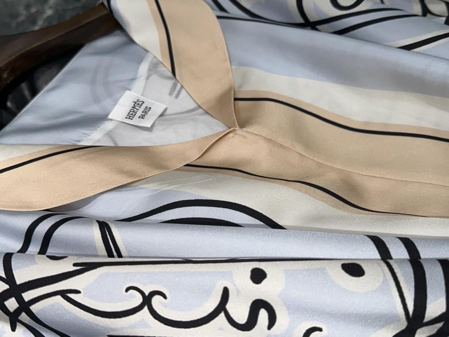 فستان هيرميز.