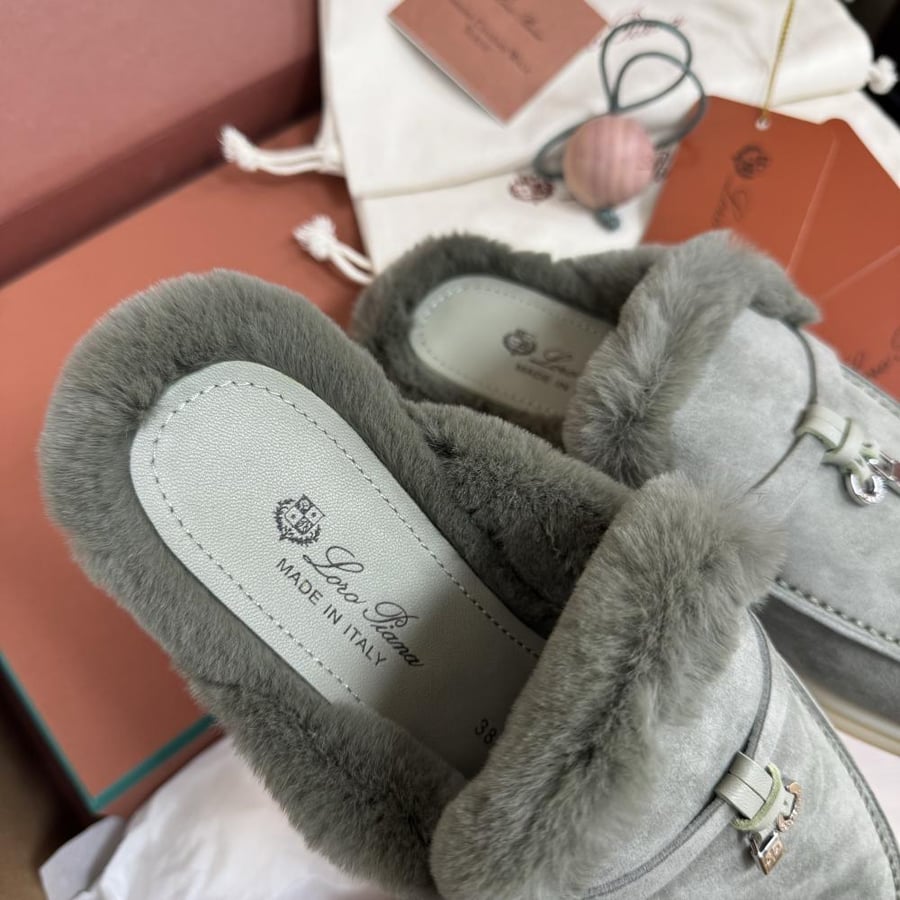 سليبر فلات لورو بيانا Suede Fur