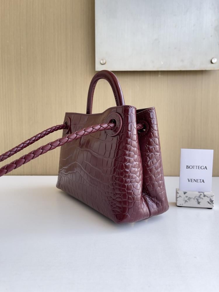شنطة بوتيغا ANDIAMO مقاس 22cm