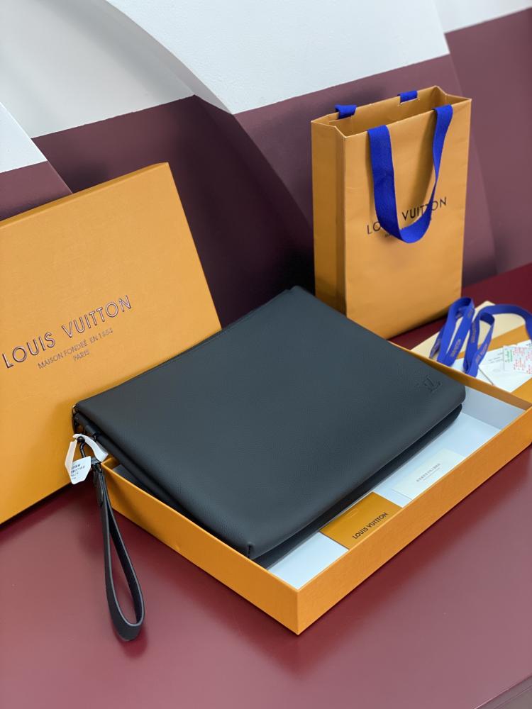 باوتش لويس فيتون Louis Vuitto