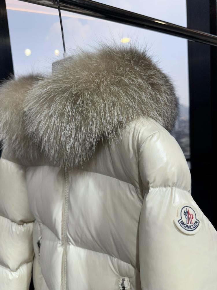 جاكيت Moncler