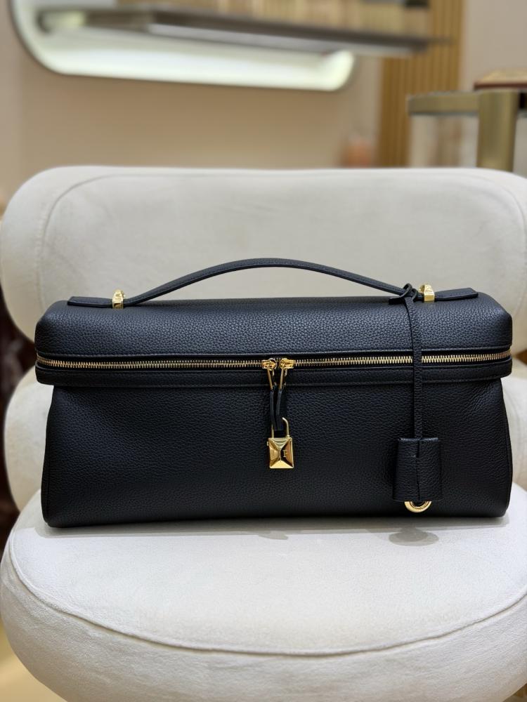 شنطة لورو بيانا Extra Softy Lora piana مقاس 33 cm