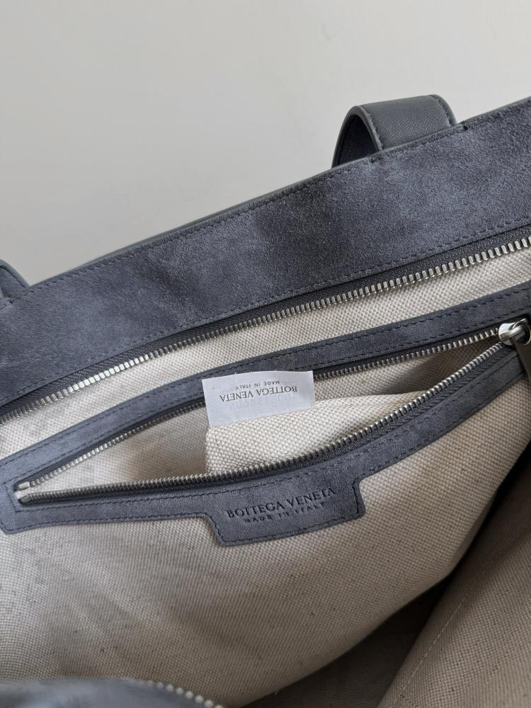 شنطة بوتيغا Small tote Bottega