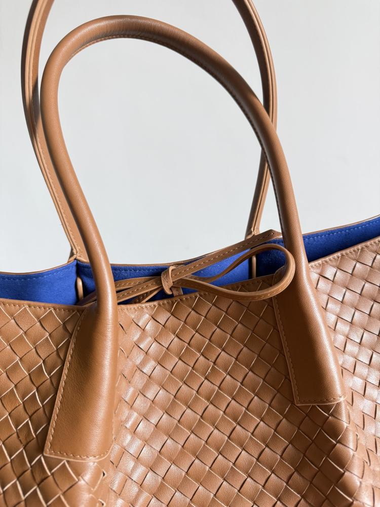 شنطة بوتيغا Pinacoteca Bottega