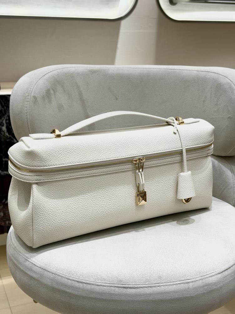 شنطة لورو بيانا Extra Softy Lora piana مقاس 33 cm
