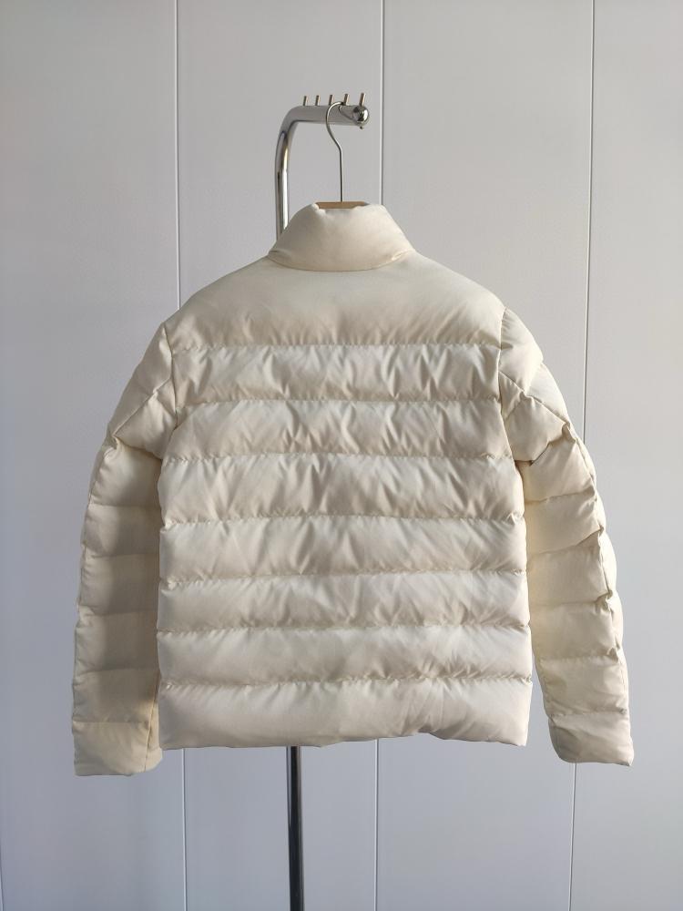 جاكيت Moncler