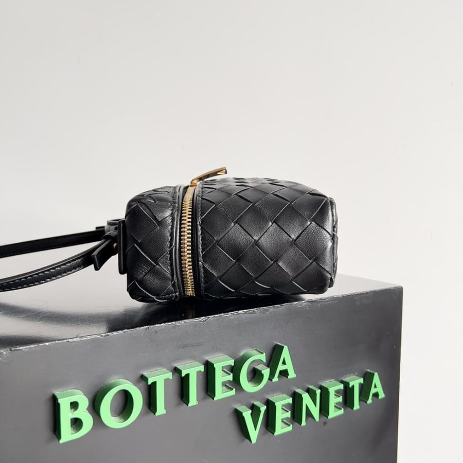 شنطة بوتيغا Bang Bang Vanity