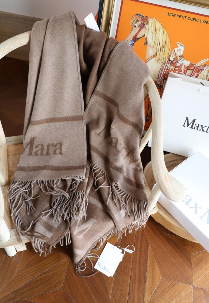 كاب MaxMara