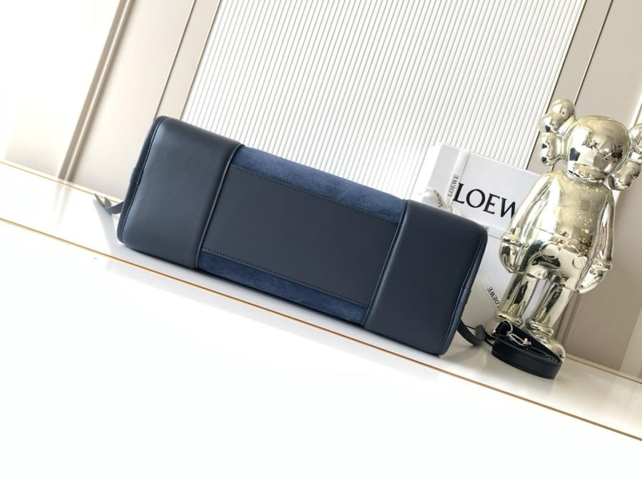 شنطة لويفي Amazona Loewe