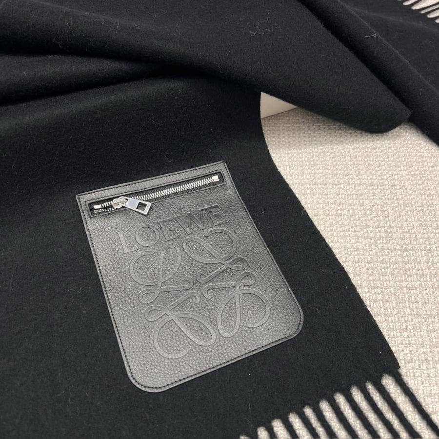 سكارف Loewe