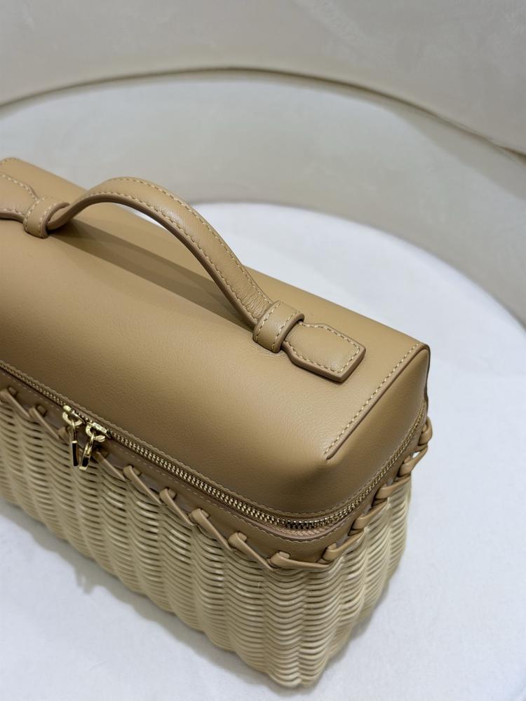 شنطة لورو بيانا Extra West Wicker Lora piana مقاس 19 cm