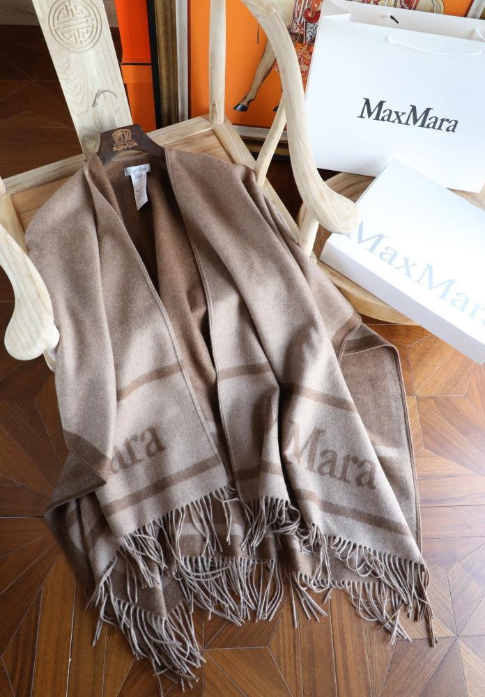 كاب MaxMara