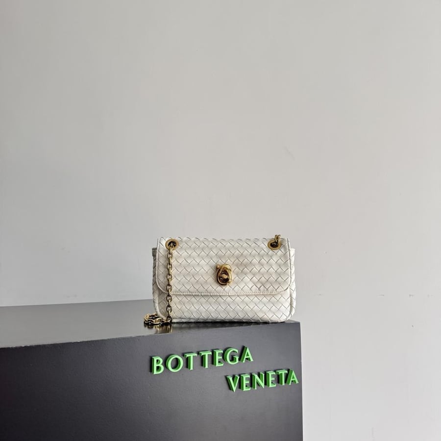 شنطة بوتيغا Baby Madison Bottega