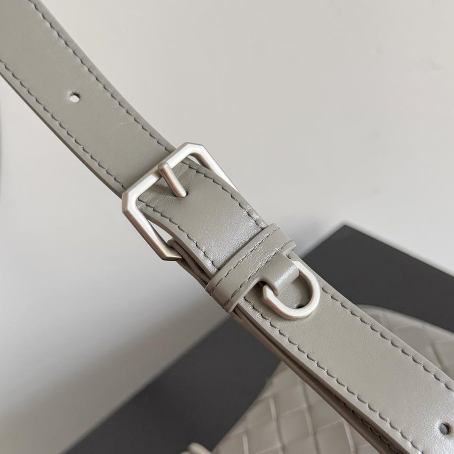 شنطة بوتيغا Camera Bag Bottega