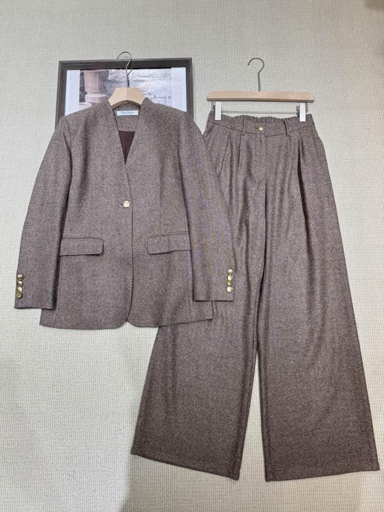 طقم MaxMara