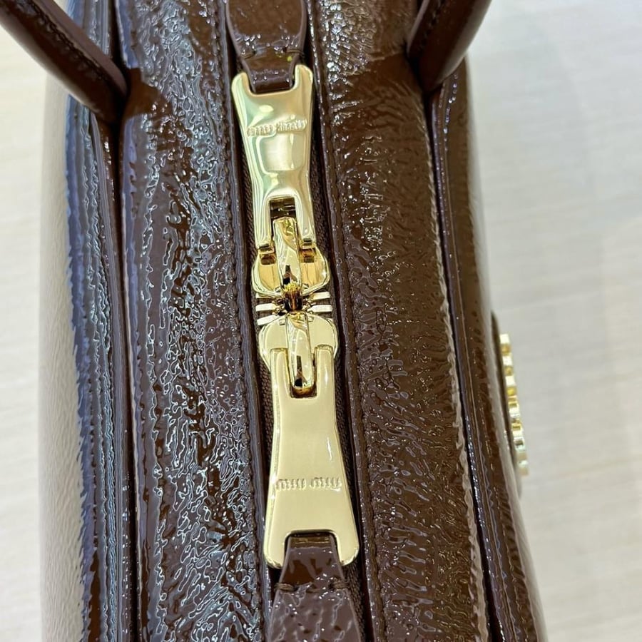 شنطة ميو ميو Small Beau Patent Leather Miumiu مقاس 28 cm