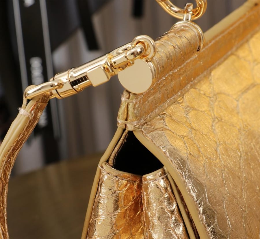 شنطة دولتشي اند غابانا Small Sicily handbag