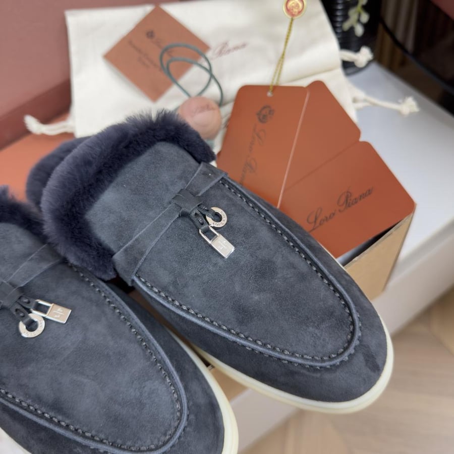 سليبر فلات لورو بيانا Suede Fur