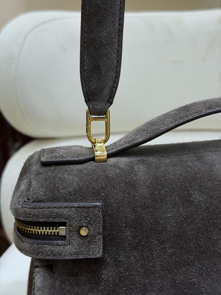 شنطة لورو بيانا Extra Softy Lora piana مقاس 29 cm