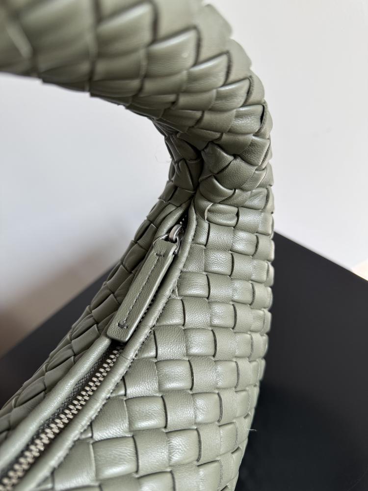 شنطة بوتيغا Small Veneta Hobo bottega