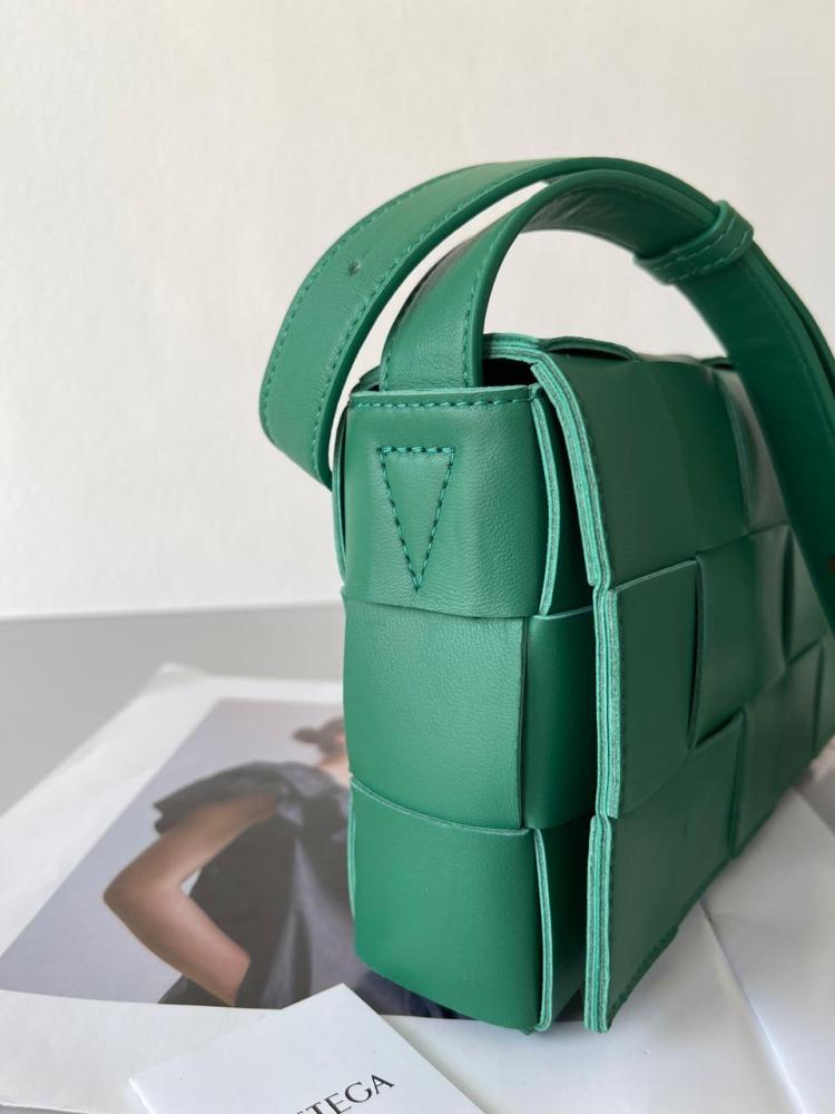 شنطة  بوتيغا Cassette مقاس 23cm