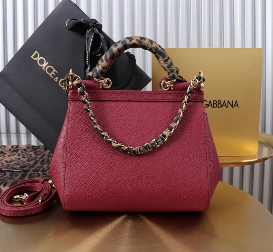 . شنطة دولتشي اند غابانا Medium Sicily handbag