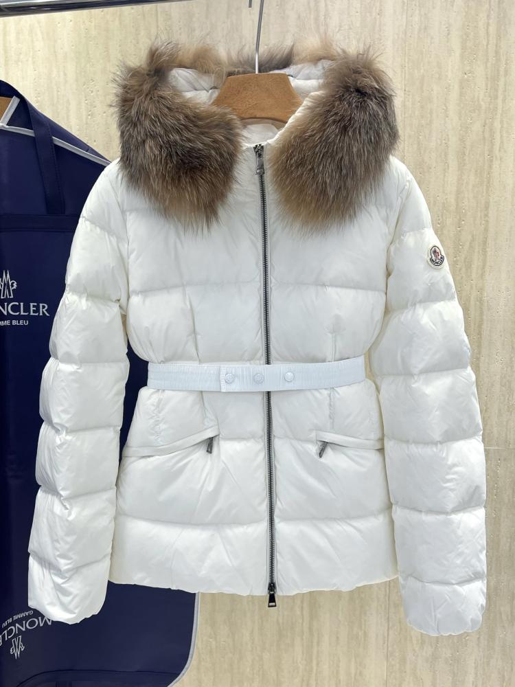 جاكيت Moncler