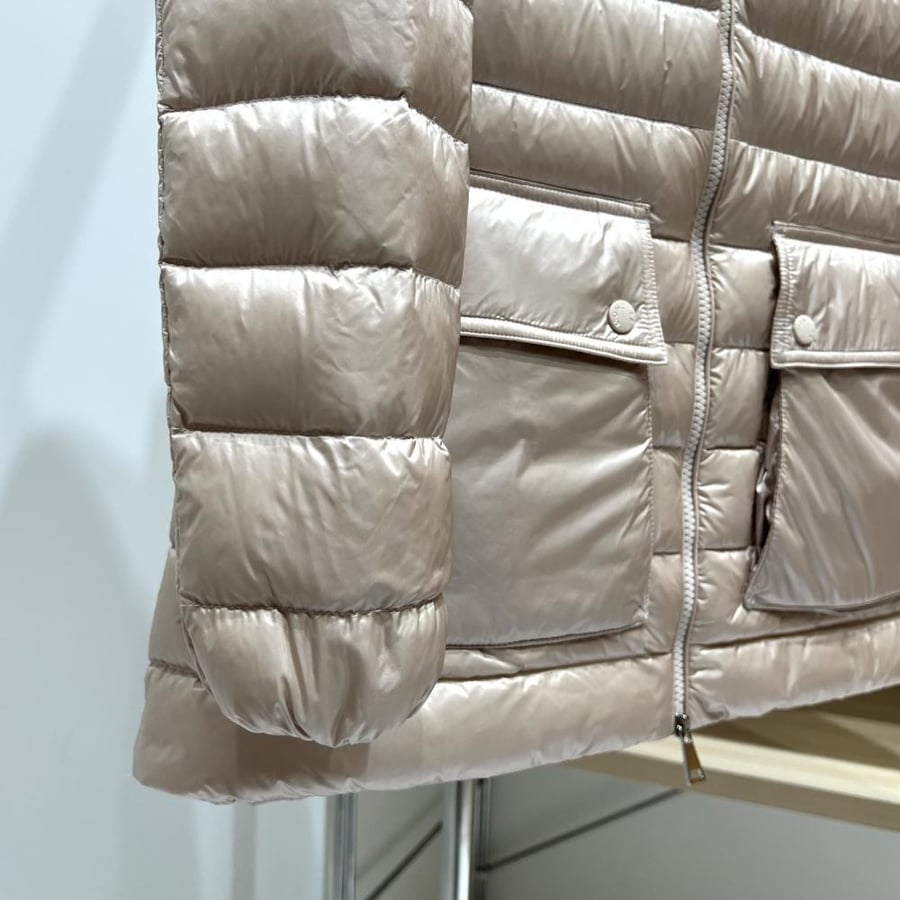 جاكيت Moncler