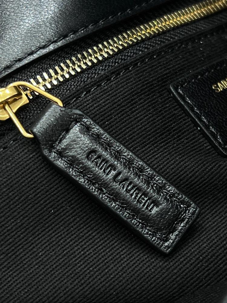 شنطة سان لوران Puffer Saint Laurent