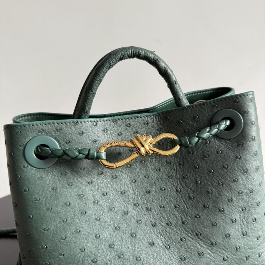 شنطة بوتيغا Andiamo مقاس 25cm