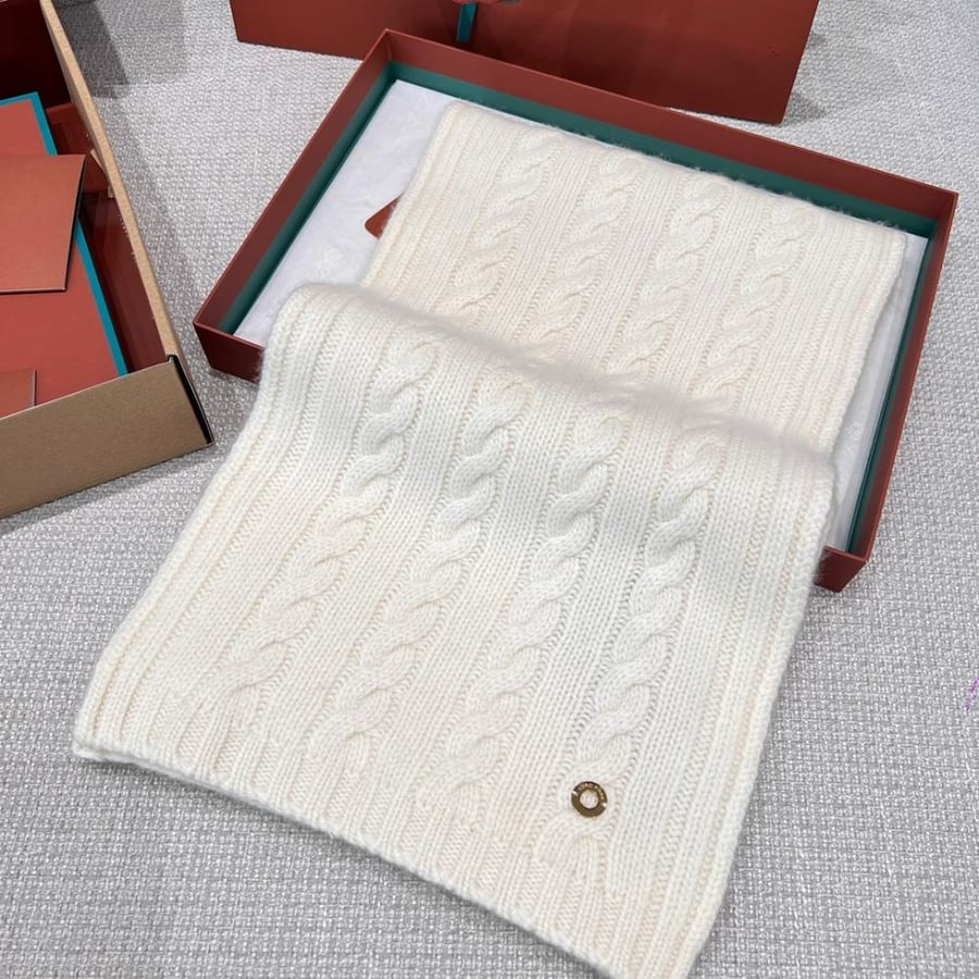 سكارف Loro Piana