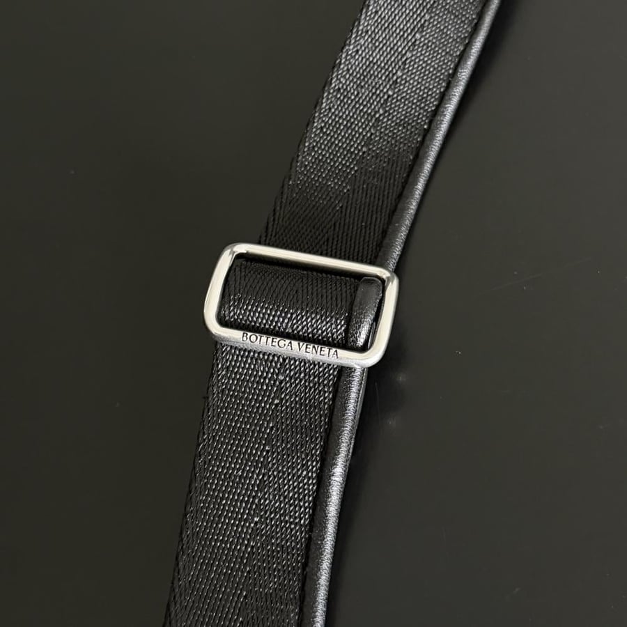 شنطة بوتيغا veneto belt Bag Bottega