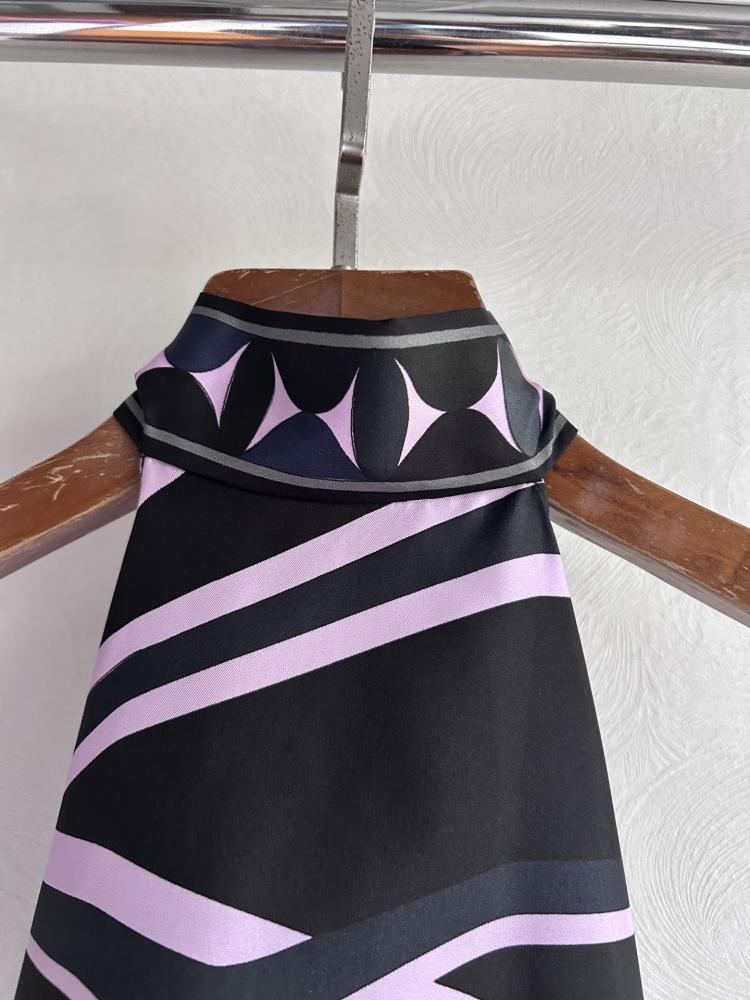 توب Pucci.