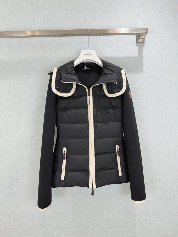 جاكيت Moncler