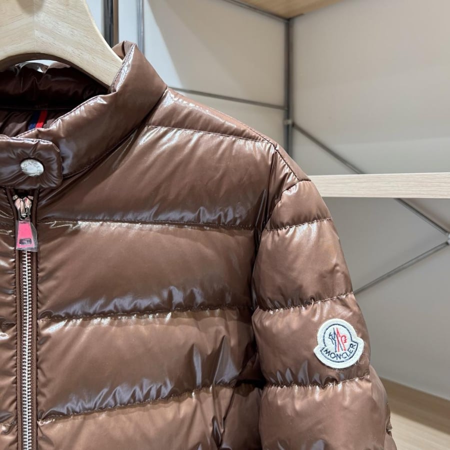 جاكيت Moncler