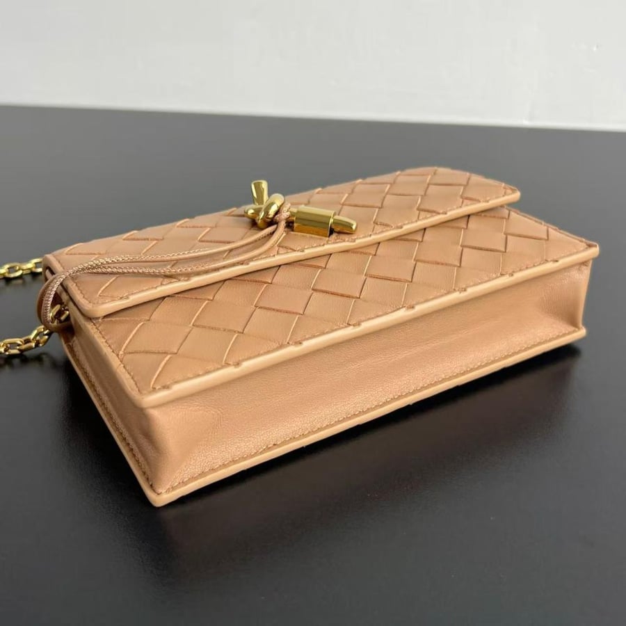 شنطة بوتيغا Mini Andiamo