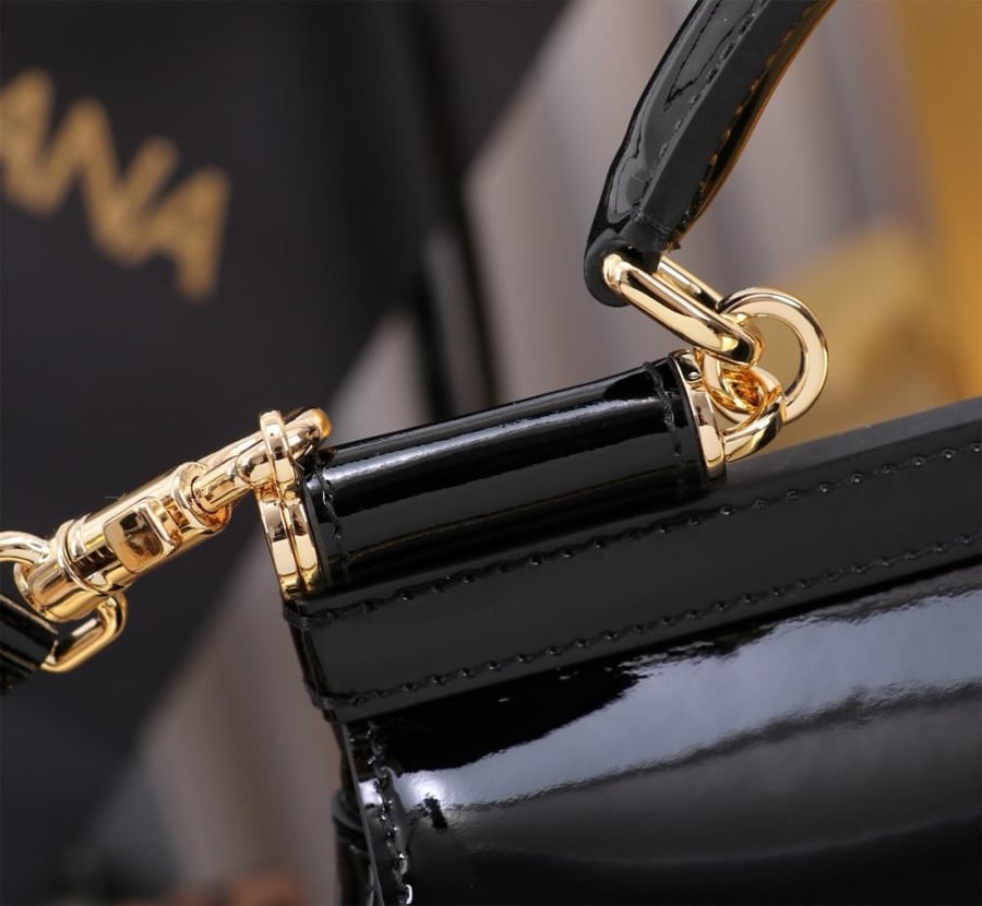 . شنطة دولتشي اند غابانا Mini Sicily handbag