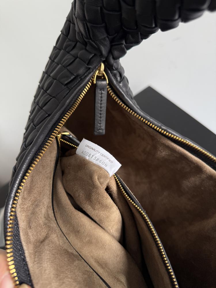 شنطة بوتيغا Medium Bottega