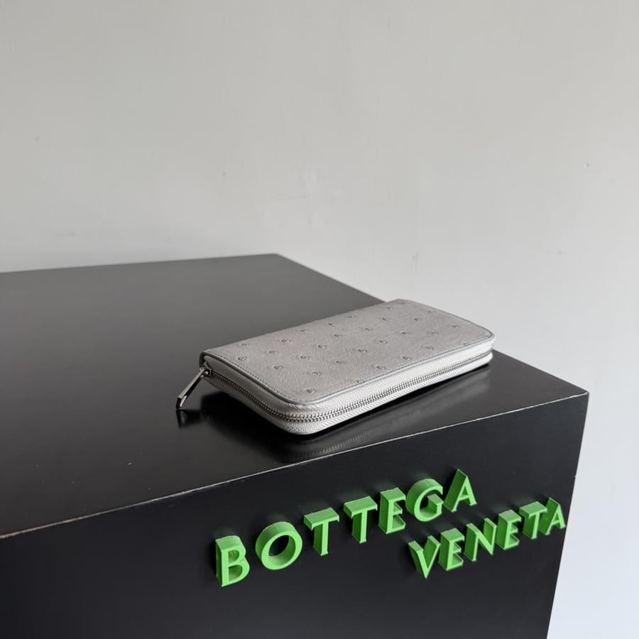محفظة بوتيغا Ostrich Leathe bottega