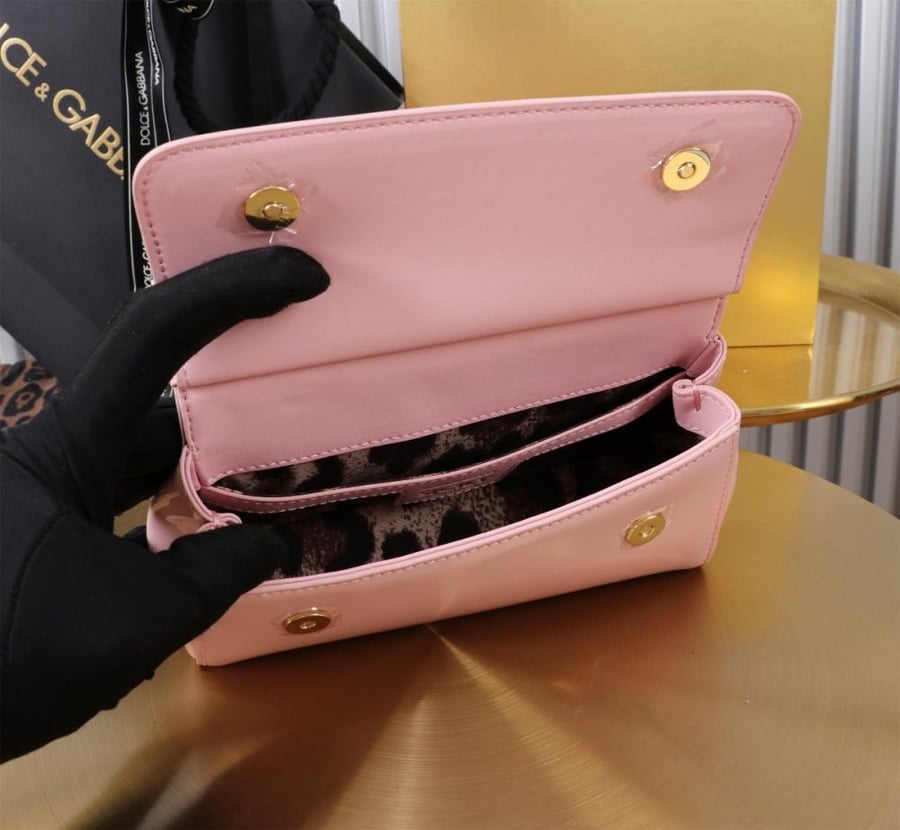 . شنطة دولتشي اند غابانا  Mini Sicily handbag