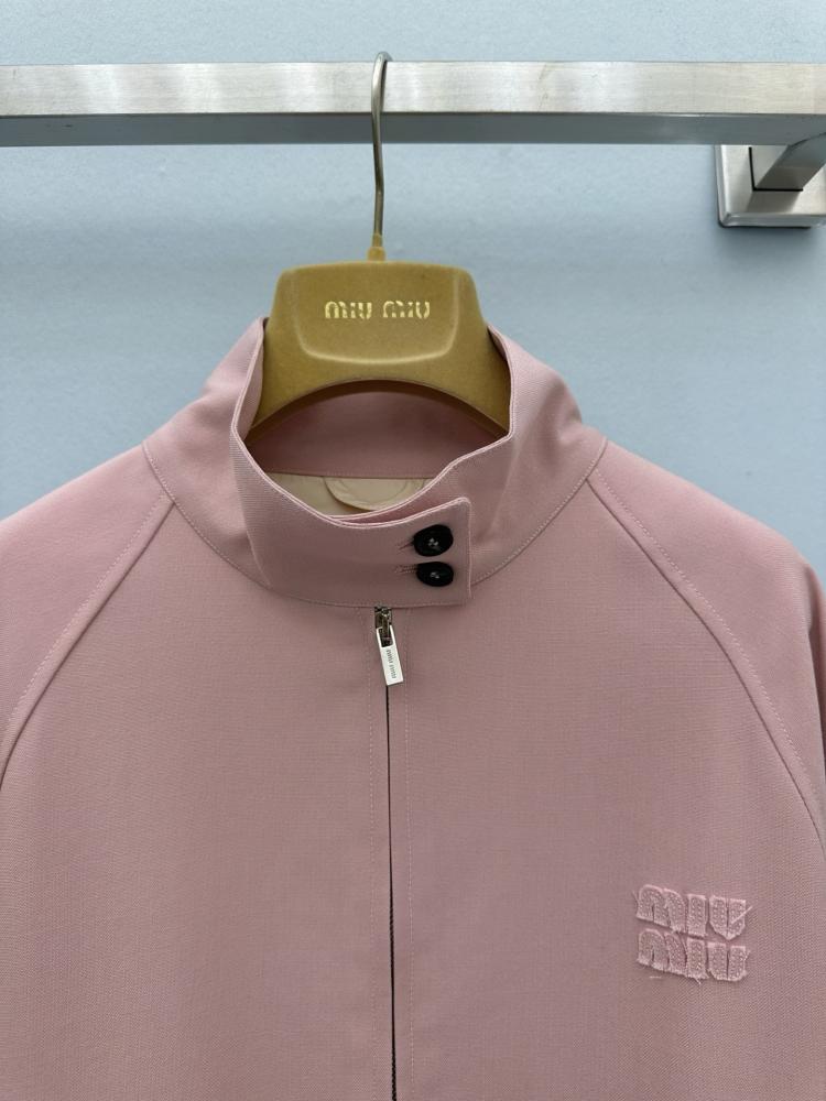 طقم Miu Miu