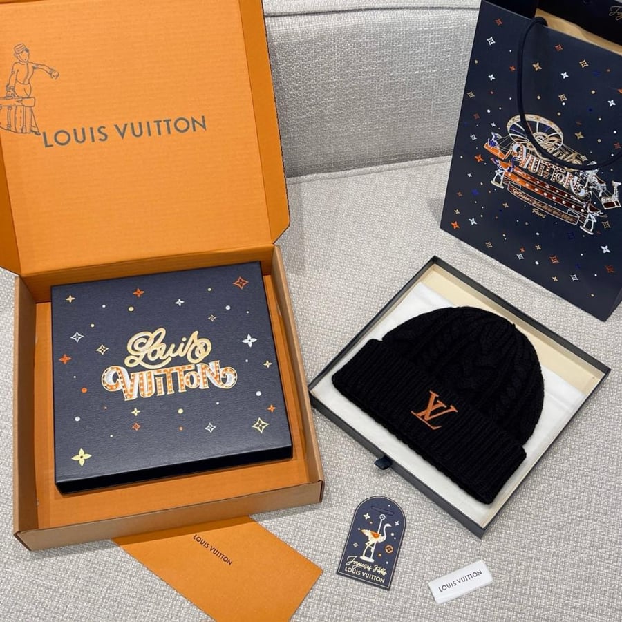 Louis Vuitton scarf