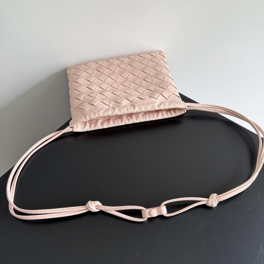 شنطة بوتيغا Mini Dustbag