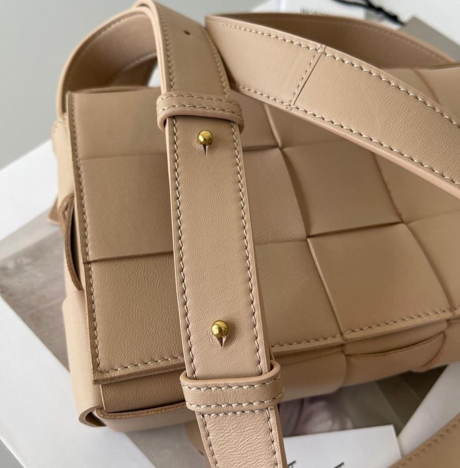 شنطة  بوتيغا Cassette مقاس 23cm